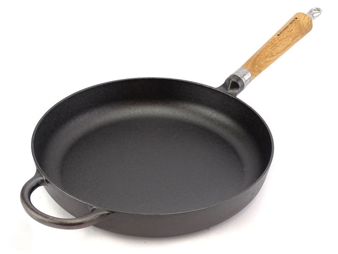 RONNEBY BRUK MAESTRO Gusseisen-Bratpfanne – 28 cm mit Eichenholzgriff, vorgebrannt und sofort einsatzbereit
